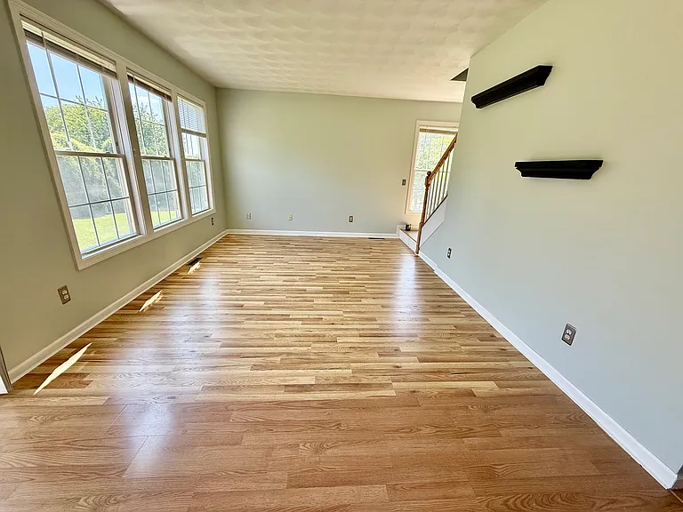 125 Goldenrod Dr — Photo 5
