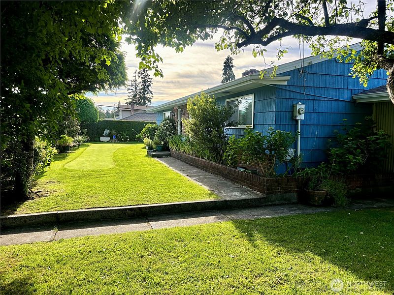 2nd image of 1323 Violet Meadow Street S