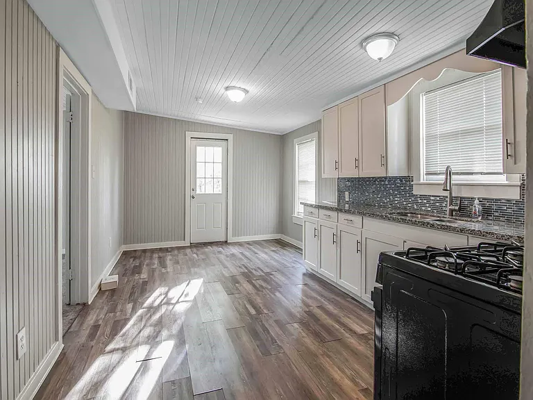 152 Walnut Dr — Photo 7