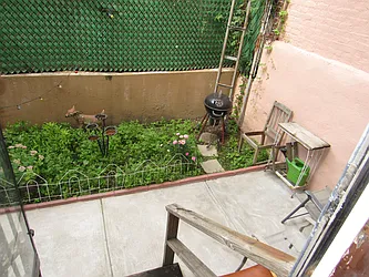 Rented by Zikos Realty Services