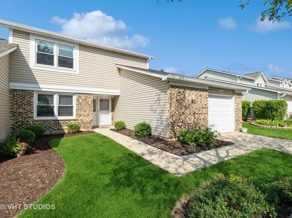 216 Stanyon Ln, Bloomingdale, IL 60108