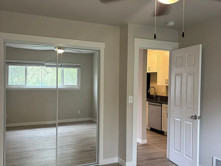 Jennifer Ryan Apartments — Photo 19