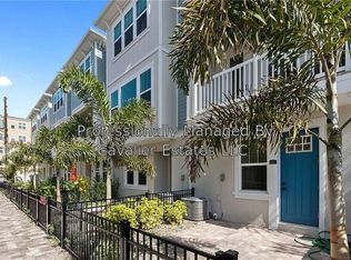 823 Burlington Ave N, St Petersburg, FL 33701