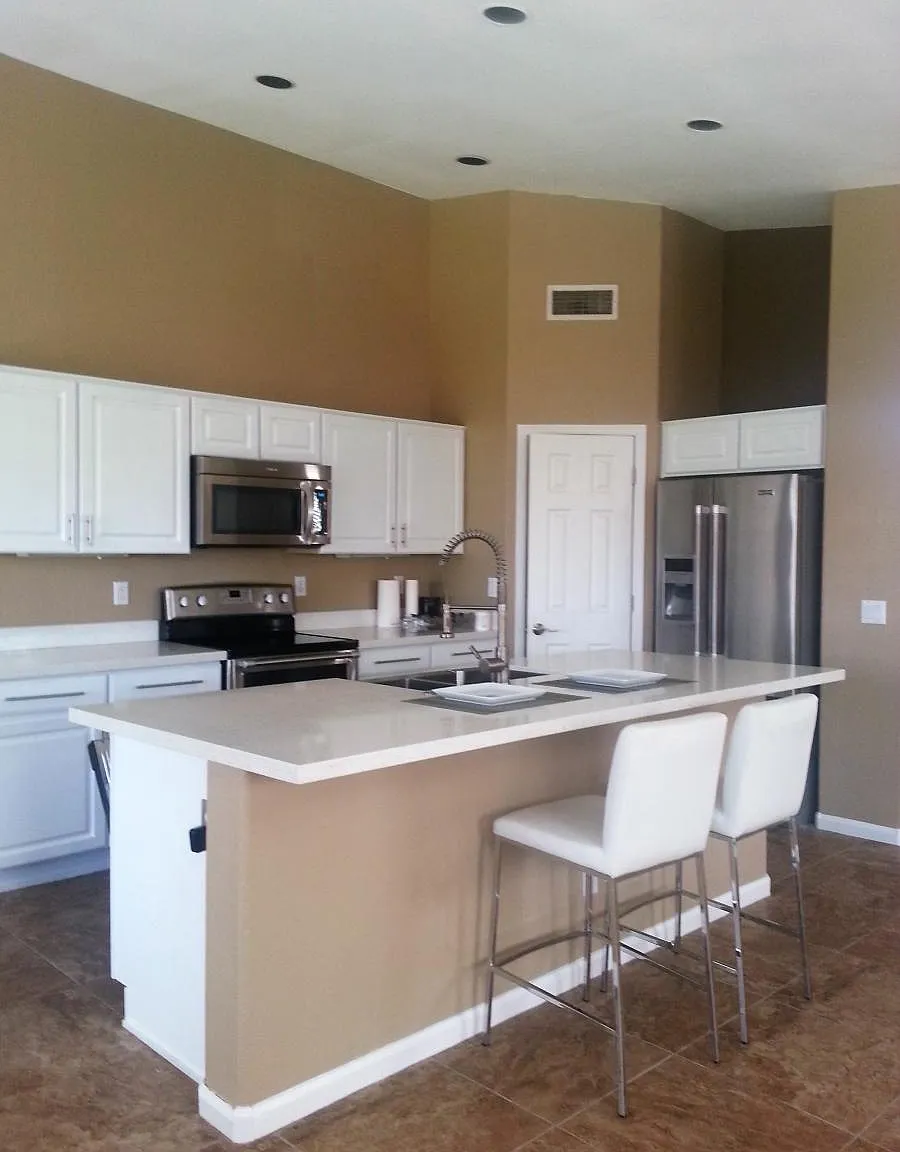 4 bed, 1900 sqft, $2,600 — Photo 1