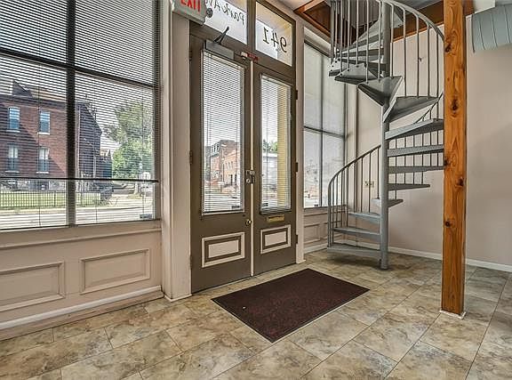 5th image of 941 Park Ave