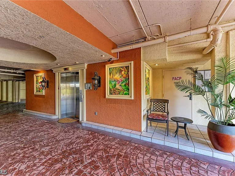 14813 Laguna Dr #401 — Photo 3