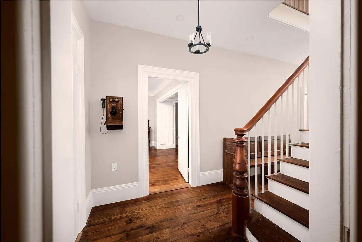 2 bed, 3.0 bath, 1673 sqft, $4,000 — Photo 2