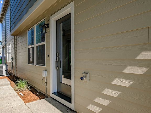 5th image of 8063 SE Kinnaman St