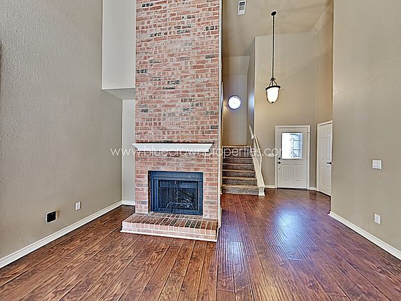 4th image of 605 Ellington Dr