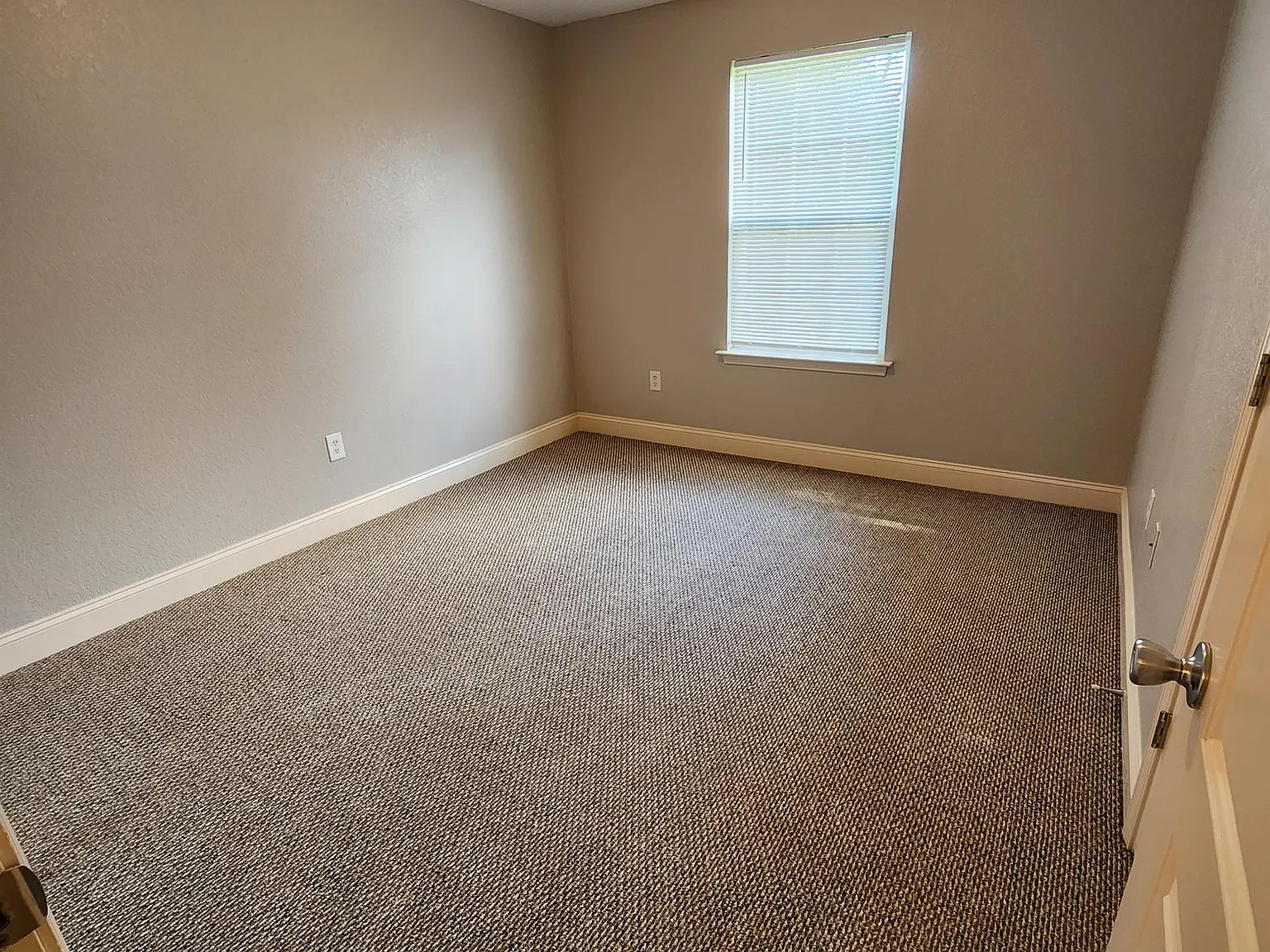 7135 Hurst Lane - 7135... — Photo 2