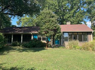1122 W Bannister Rd, Kansas City, MO 64114
