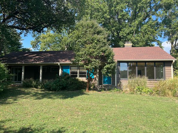 1122 W Bannister Rd