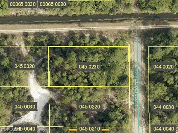 1921 Roosevelt Ave, Lehigh Acres, FL 33972