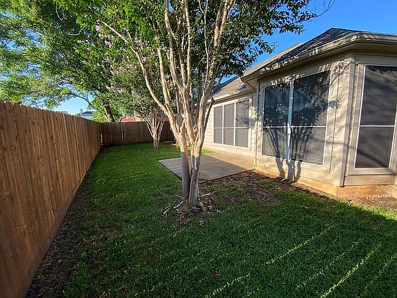 3rd image of 2524 Forestwood Dr