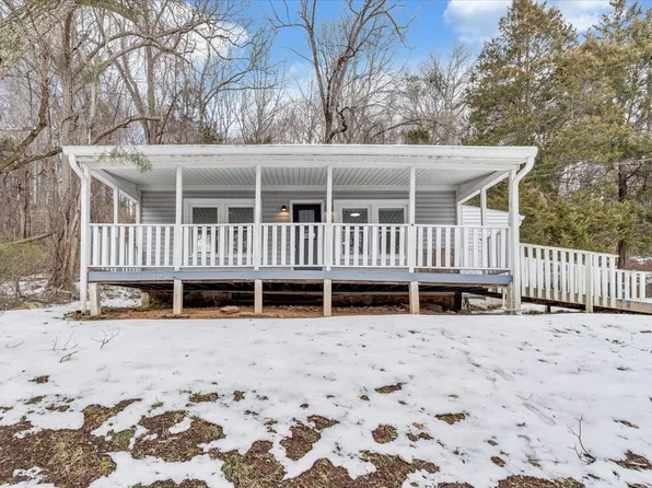 6045 Bent Mountain Rd, Roanoke, VA 24018