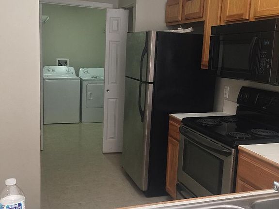 3rd image of 518 13th Pl