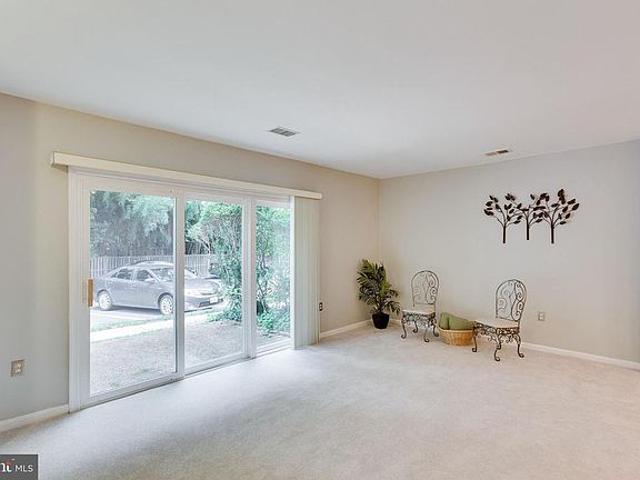 3rd image of 3773 Persimmon Cir