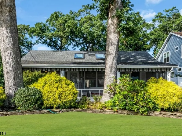 604 Monmouth Ave, Spring Lake Heights Boro, NJ 07762