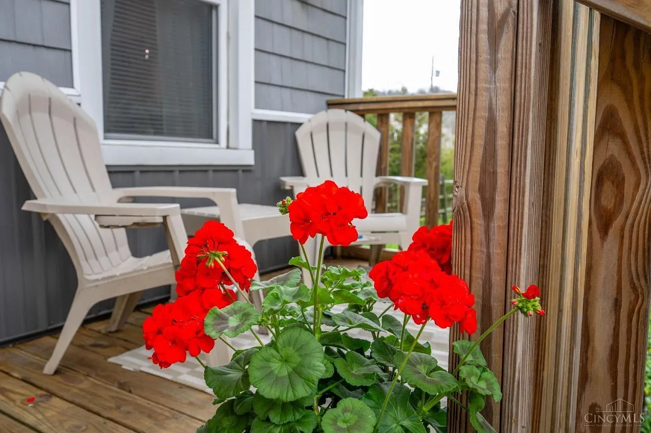 2 bed, 2.5 bath, 1408 sqft, $1,800 — Photo 3