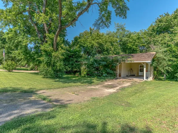 1135 Meadowcrest Dr, Mountain Home, AR 72653