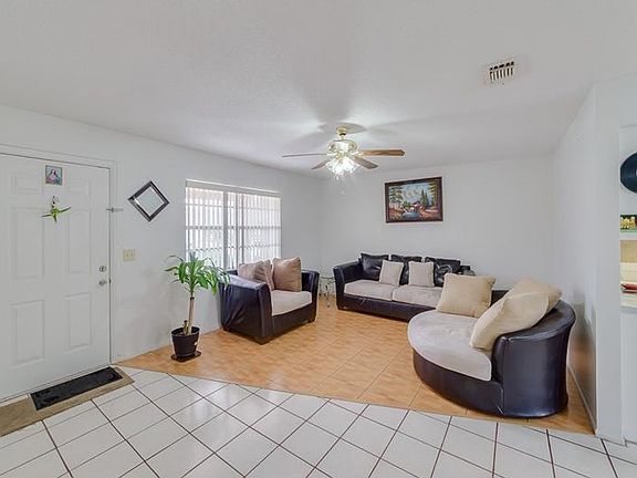 5th image of 943 Alaska Woods Ln