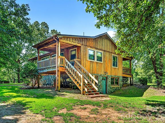 3rd image of 929 Camp Creek Rd