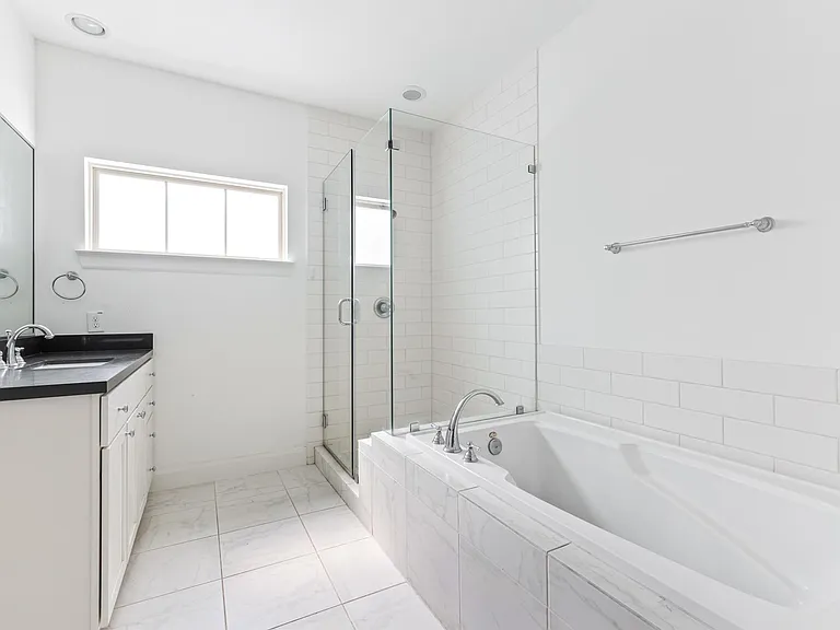 18 Hermann Park Ct — Photo 18
