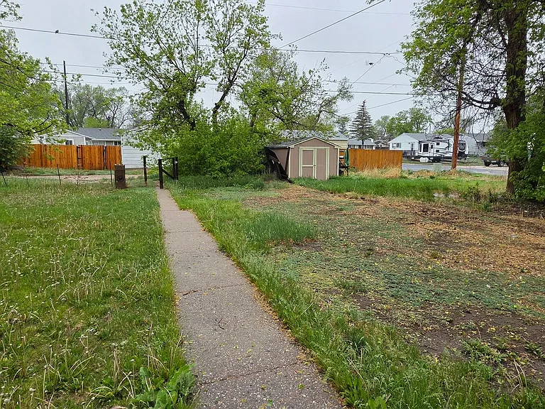 250 Cribbon Ave — Photo 11