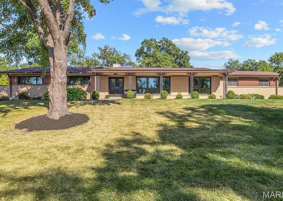 1st image of 536 Fairways Cir