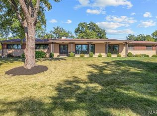 536 Fairways Cir, Saint Louis, MO 63141