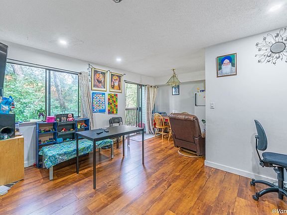 4th image of 7144 133b St #208