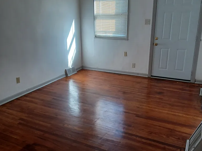 2424 S Frazier St — Photo 8