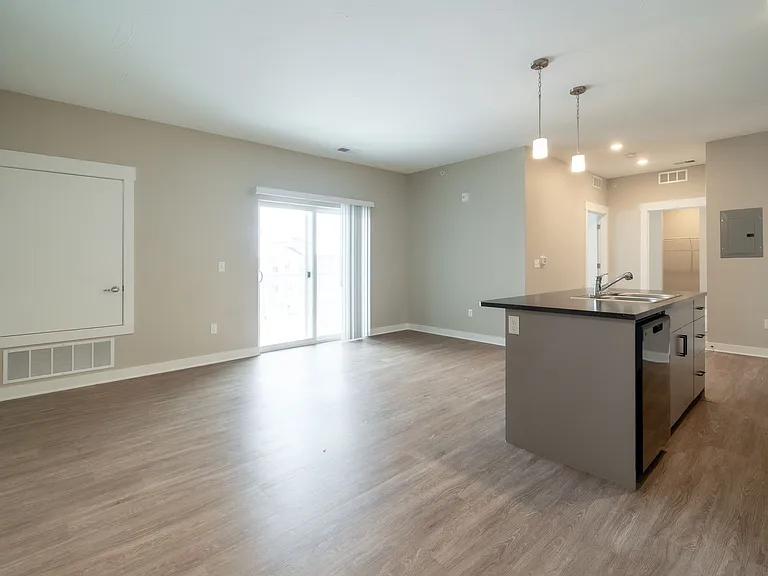 2-web-or-mls-2111-heyboer-dr_12102024
