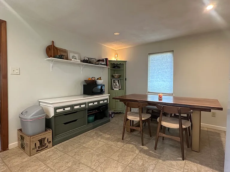 Dining area in kitchen