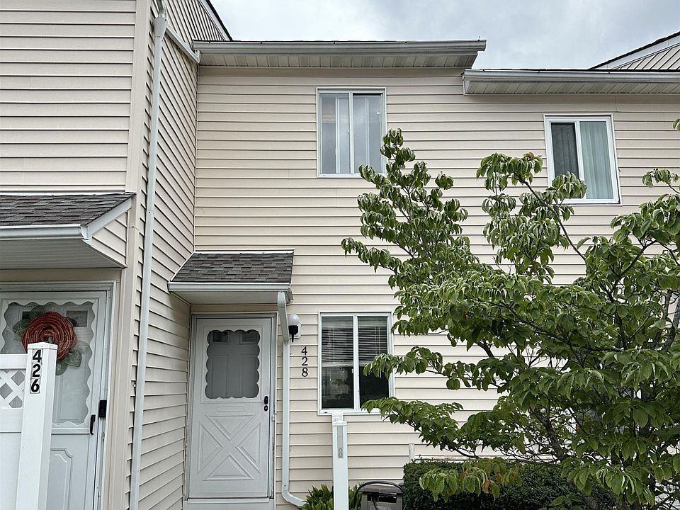 1st image of 428 Gregory Court