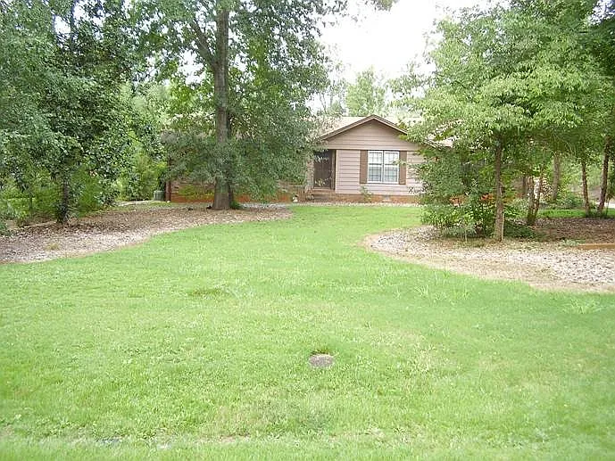 234 Winterberry Dr — Photo 2