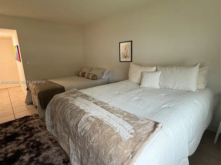 16184 Laurel Dr #204 — Photo 31