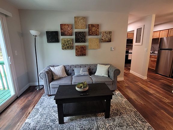 2nd image of 1624 Cambria Dr #6