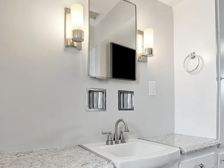 1545 King Ave #D — Photo 21