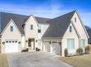 709 Maple Hill Rd, Norman, OK 73069