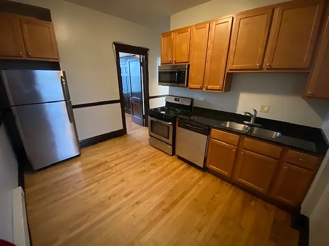 1606 W Nelson St #3 — Photo 2