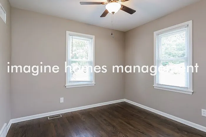 1952 Miriam Ave — Photo 7