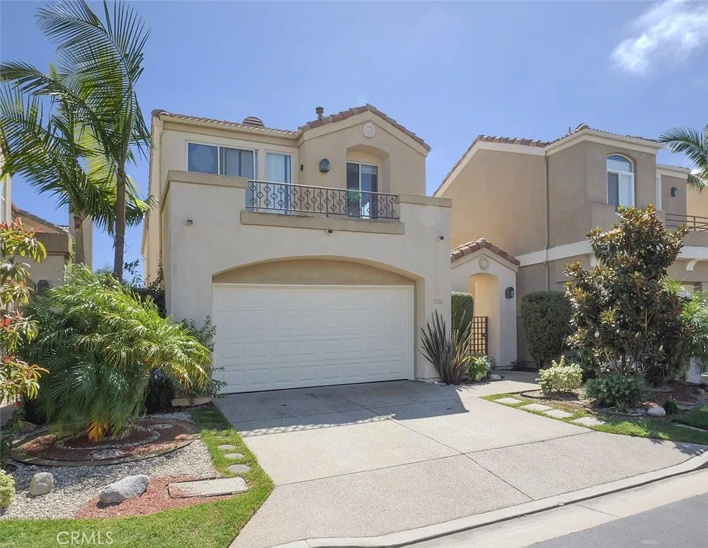 3 bed, 2.5 bath, 2656 sqft, $6,700 — Photo 1