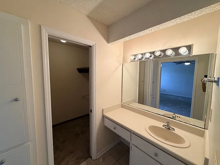 2848 Willow Wood Cir — Photo 14