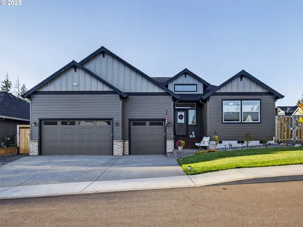 1731 NE Clayton Dr, Estacada, OR 97023