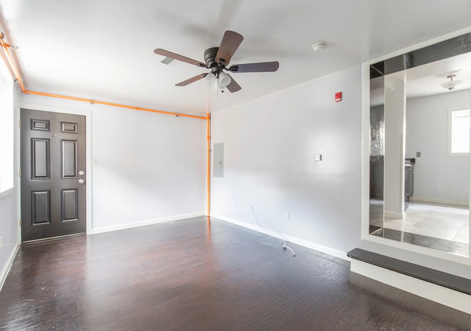 507-09 W Girard Ave - 3R — Photo 2