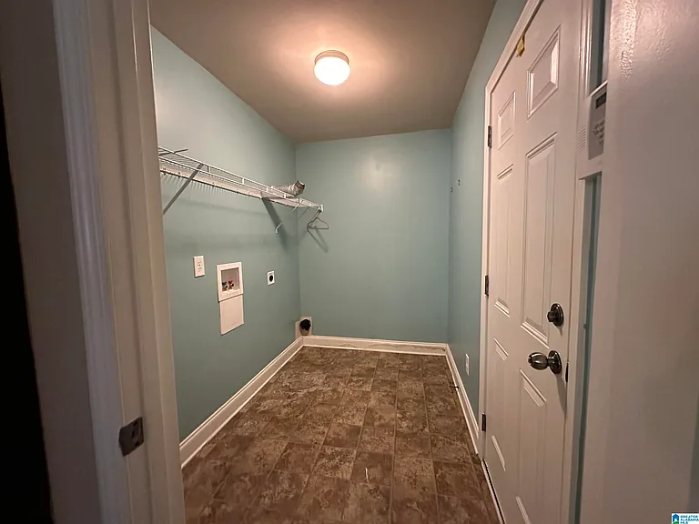 480 River Crest Dr N — Photo 14
