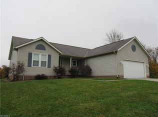 570 Neimans Ave SE, East Canton, OH 44730