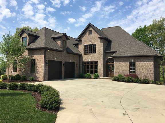 2nd image of 152 Forest Ln N