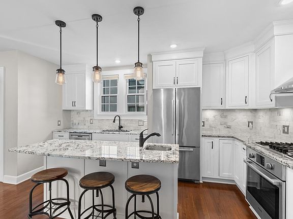 5th image of 4025 Dupont Ave S